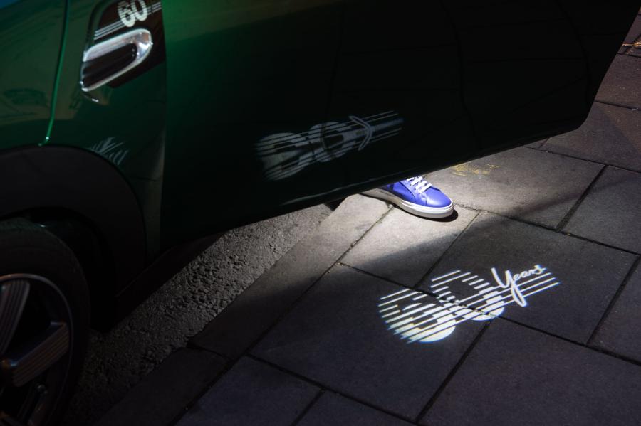Детали экстерьера Mini Cooper 60 Years Edition (F56) 2019 года  (WW) (фото 77 из 189)